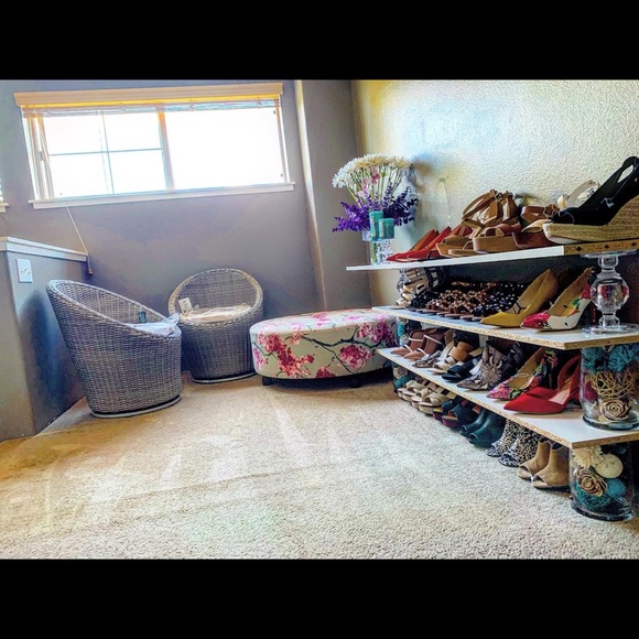 Meet your posher 🌸 - Picture 2 of 3